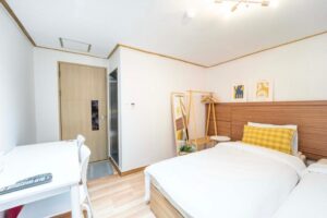 airbnb description
