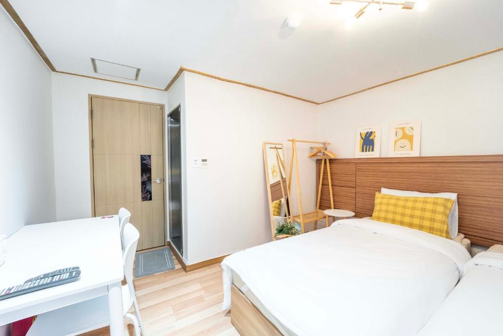 airbnb description